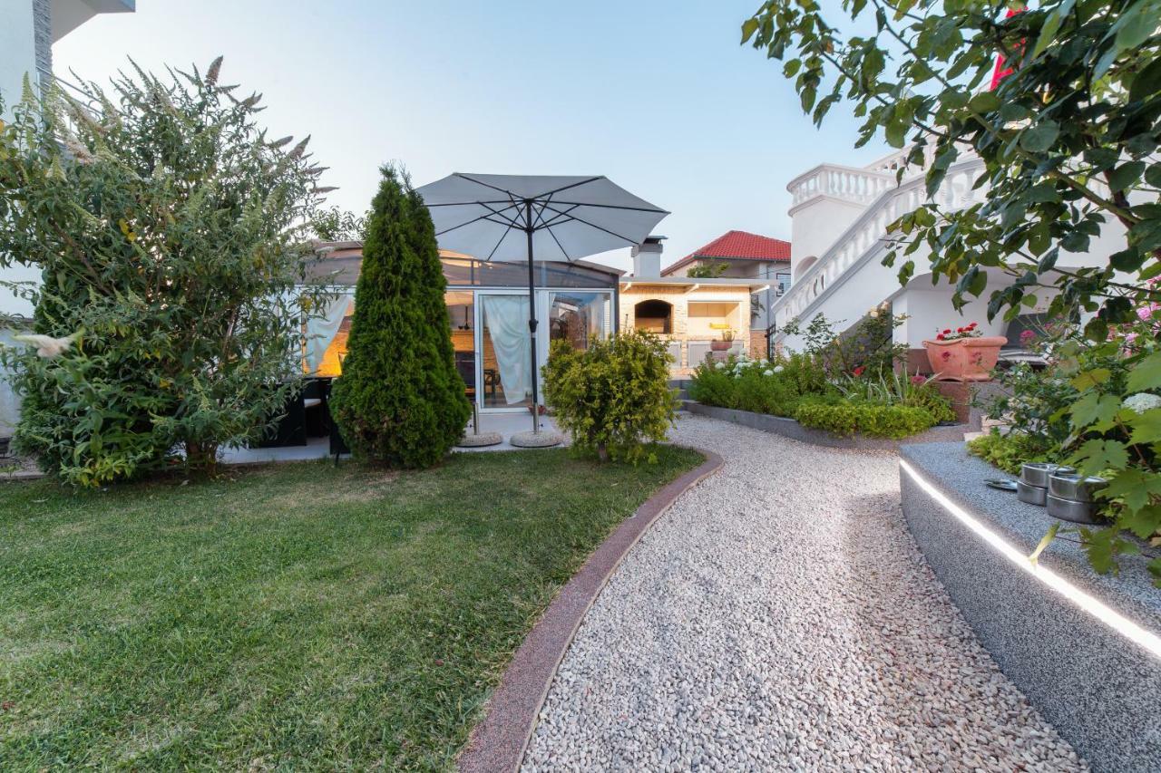 Apartments Lipic Водице Екстериор снимка