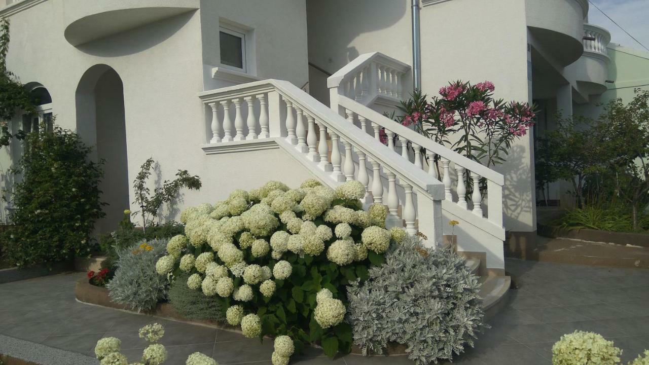 Apartments Lipic Водице Екстериор снимка