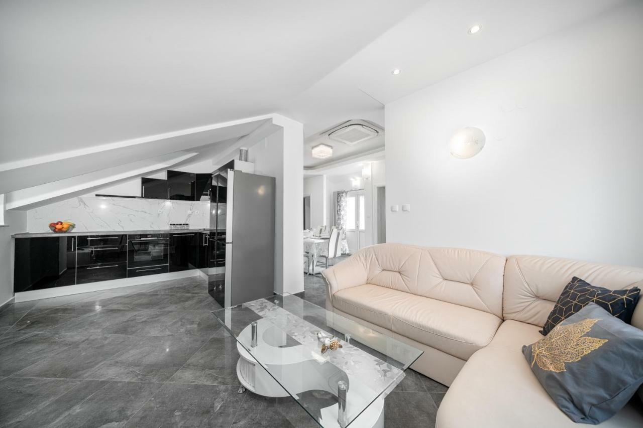 Apartments Lipic Водице Екстериор снимка